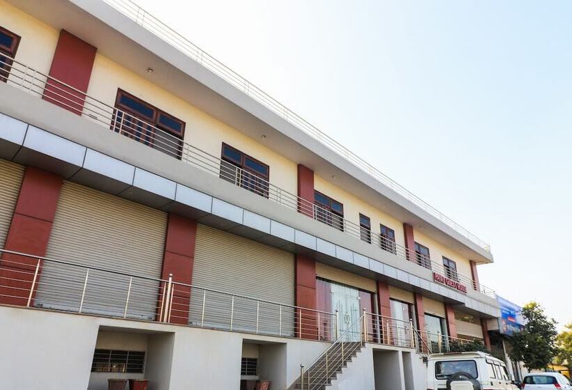 Oyo 24535 Hotel Payas