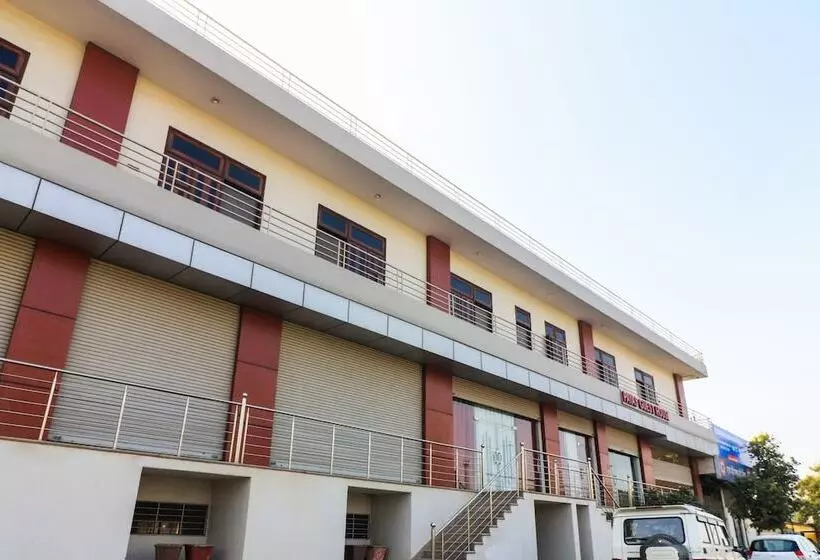 Oyo 24535 Hotel Payas