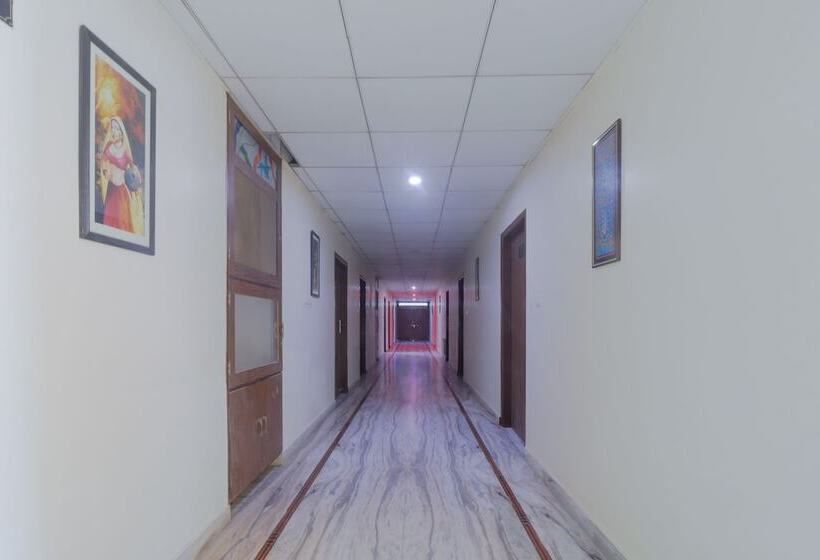 Oyo 24535 Hotel Payas