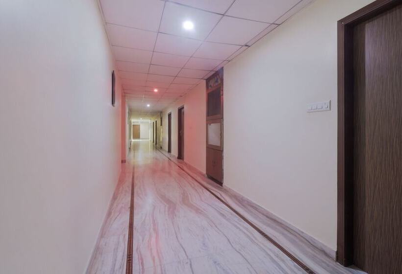 Oyo 24535 Hotel Payas