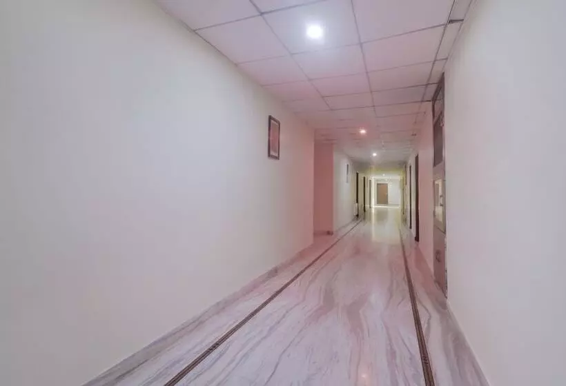 Oyo 24535 Hotel Payas