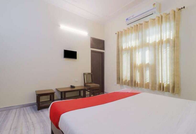 Oyo 24535 Hotel Payas