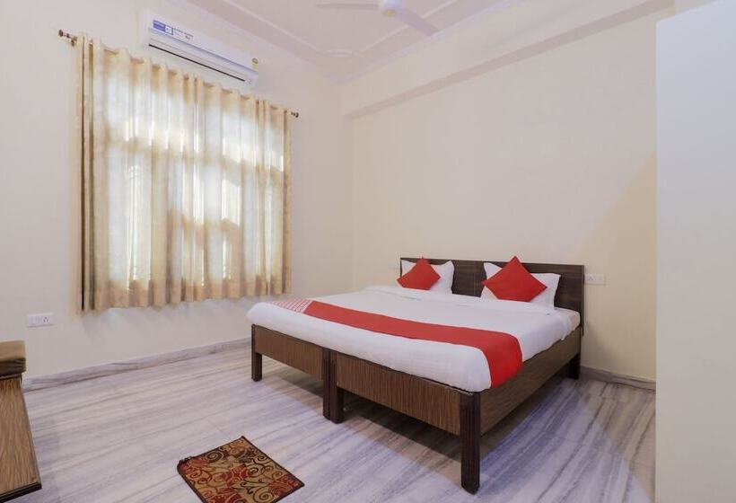 Oyo 24535 Hotel Payas