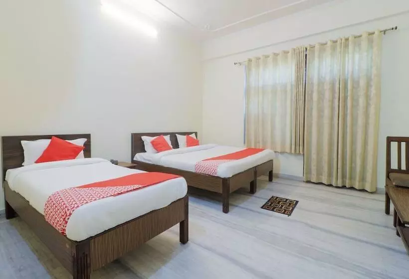 Oyo 24535 Hotel Payas
