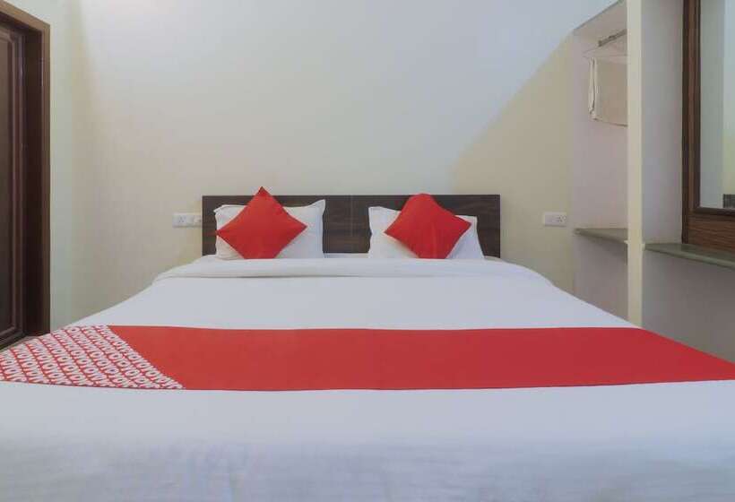 Oyo 24535 Hotel Payas