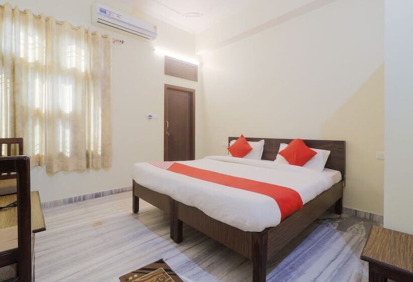 Oyo 24535 Hotel Payas