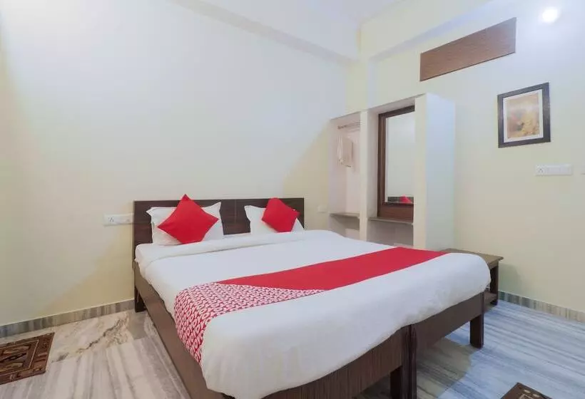 Oyo 24535 Hotel Payas