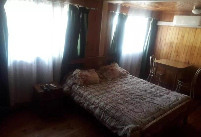پانسیون Hostal Rayen
