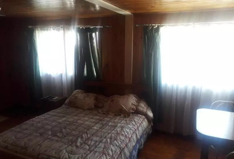 پانسیون Hostal Rayen
