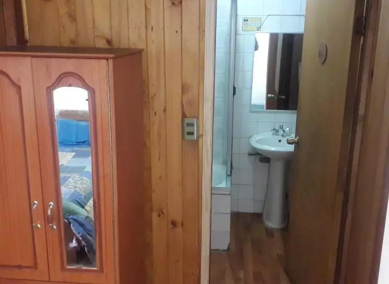 پانسیون Hostal Rayen