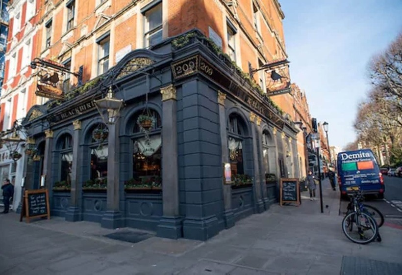 בית מלון כפרי Blackbird