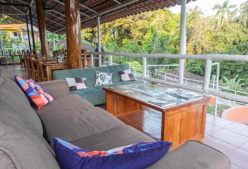 هتل Bongo Adults Only