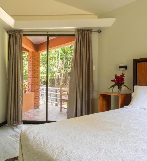 هتل Bongo Adults Only