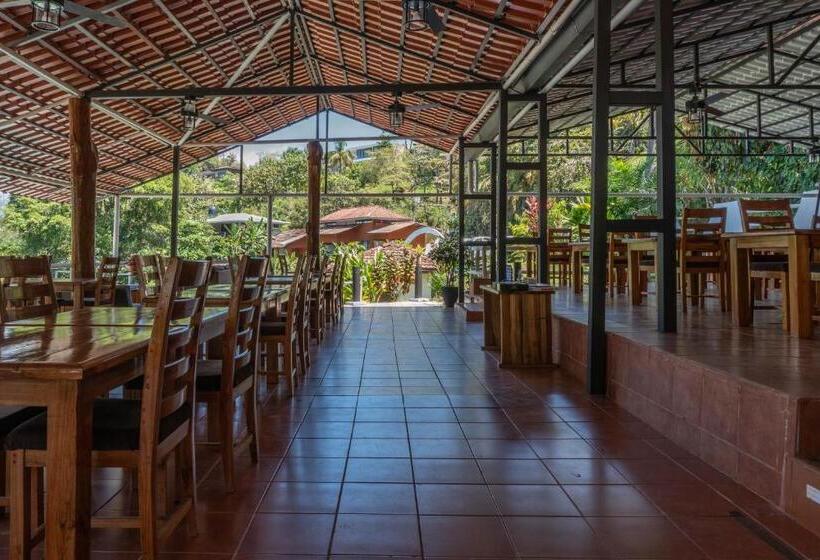 هتل Bongo Adults Only