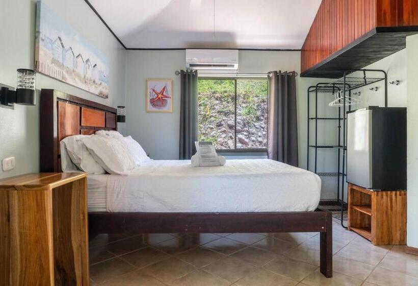 هتل Bongo Adults Only