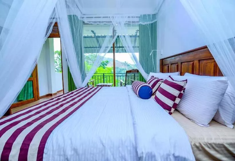 ペンション Third Eye Ella