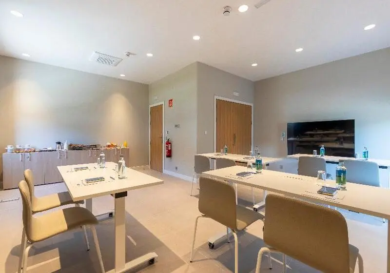 Hotelli Travelodge Bilbao Sestao