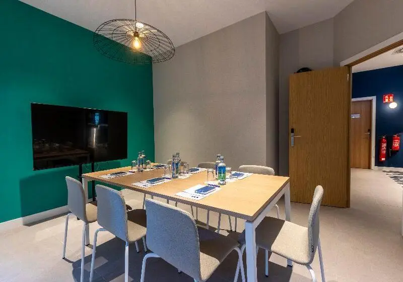 Hotelli Travelodge Bilbao Sestao