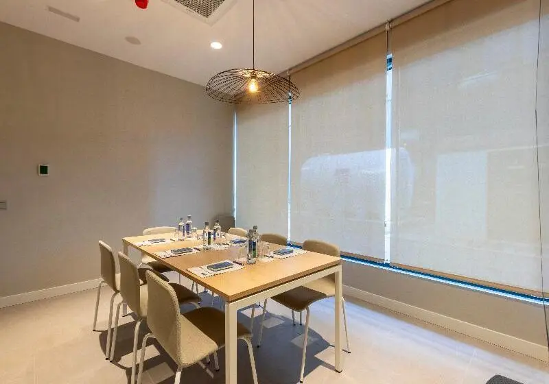 Hotelli Travelodge Bilbao Sestao