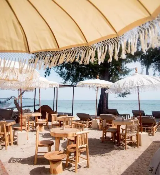 Les Vagues   Hotel Villa & Beach Club   Gili Air
