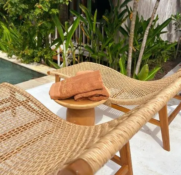 Les Vagues   Hotel Villa & Beach Club   Gili Air