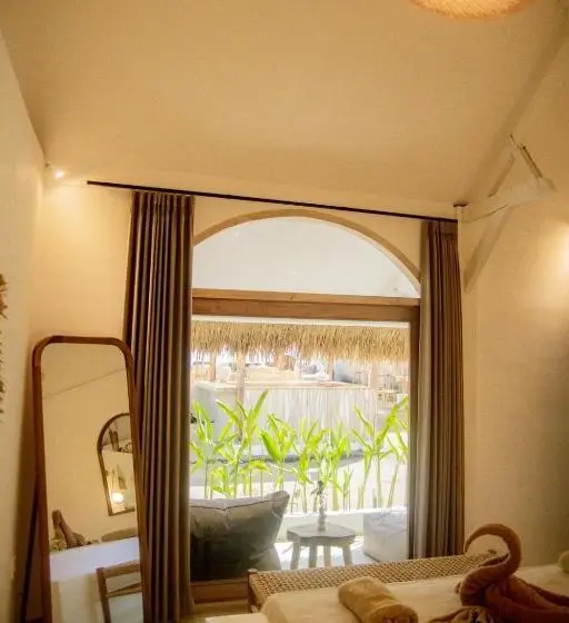 Les Vagues   Hotel Villa & Beach Club   Gili Air
