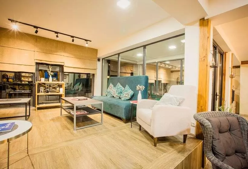 هتل Chalet Mestia