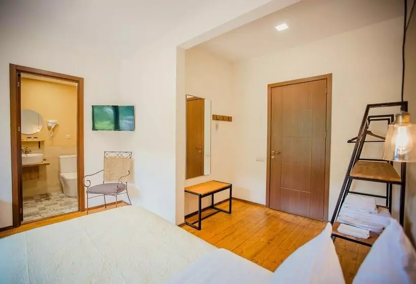 هتل Chalet Mestia