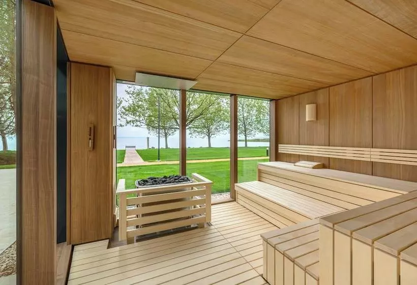 ホテル Kenese Bay Garden Resort & Conference