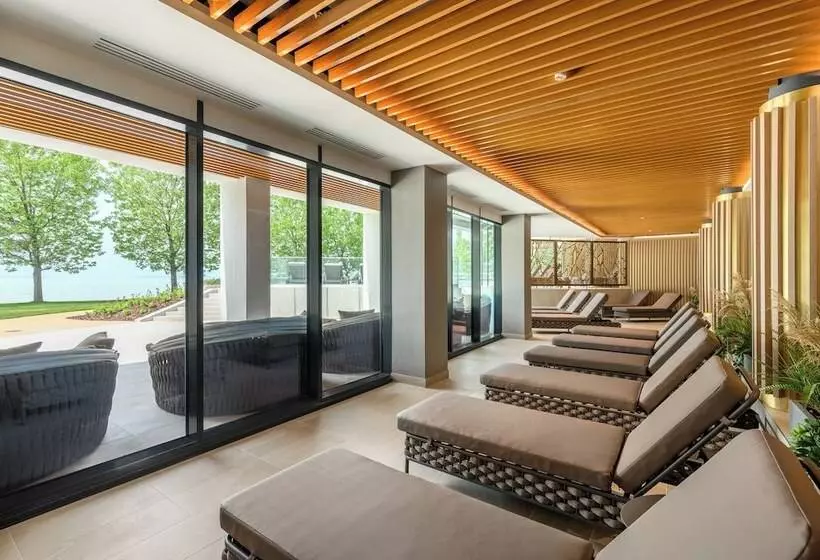 ホテル Kenese Bay Garden Resort & Conference