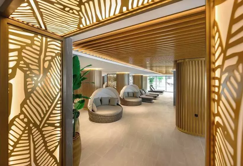 ホテル Kenese Bay Garden Resort & Conference