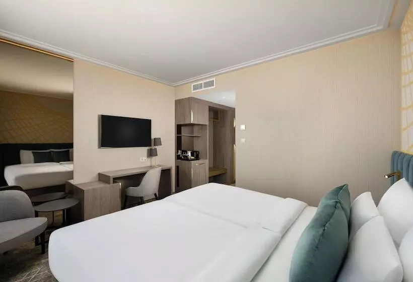 ホテル Kenese Bay Garden Resort & Conference