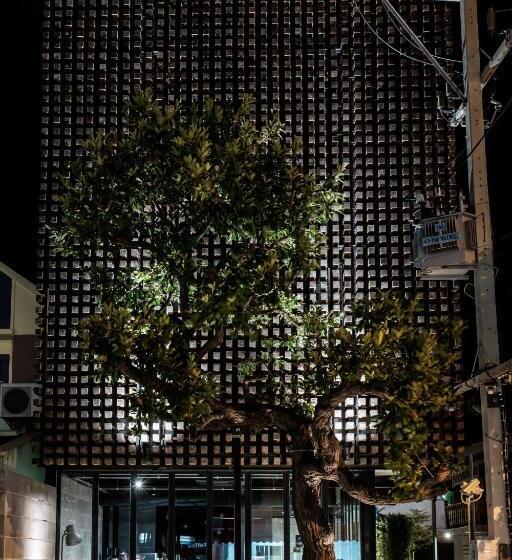 호텔 Owl Poshtel Kanchanaburi