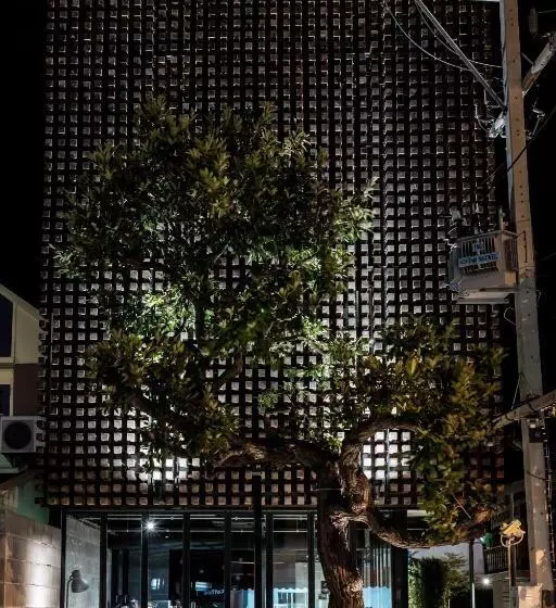 هتل Owl Poshtel Kanchanaburi
