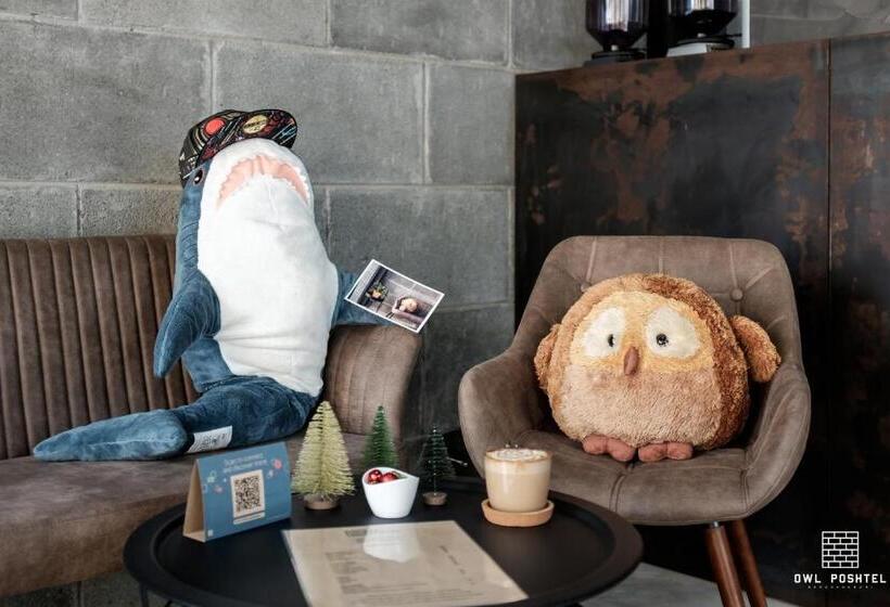 호텔 Owl Poshtel Kanchanaburi