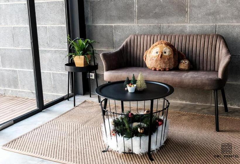 호텔 Owl Poshtel Kanchanaburi