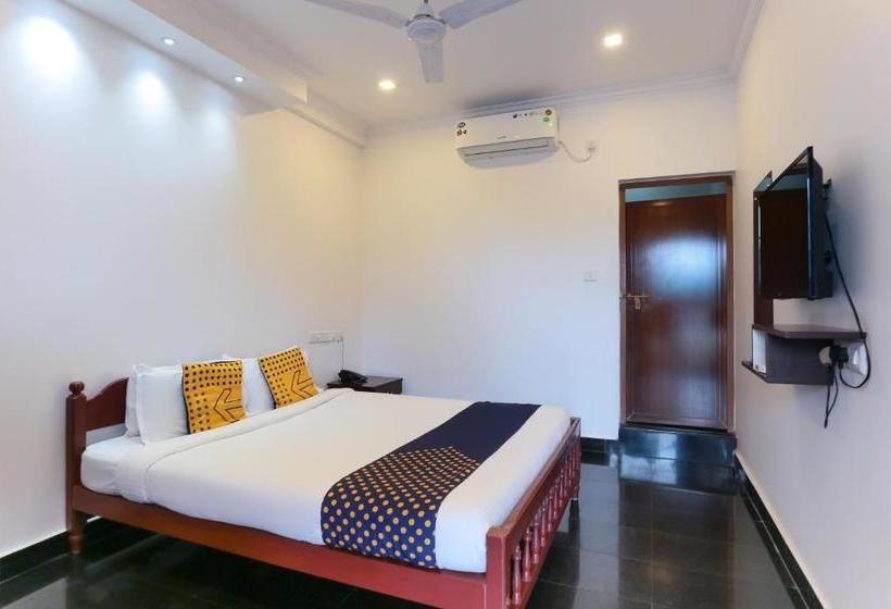 فندق Spot On 23106 Vattekad Tourist Home