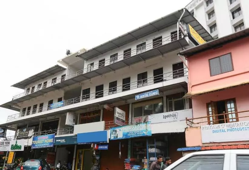 ホテル Spot On 23106 Vattekad Tourist Home