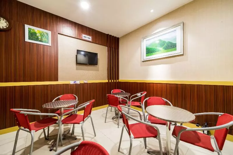 ホテル Oyo 279 Deli Residence