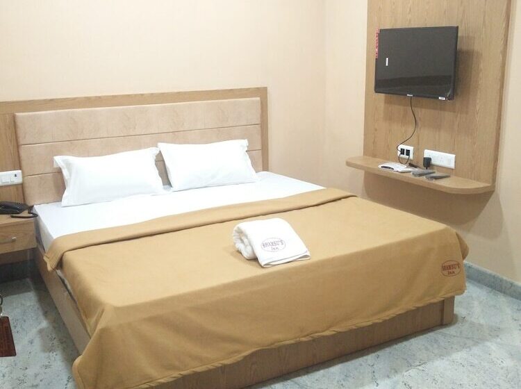 Hotelli Shamsu S Inn