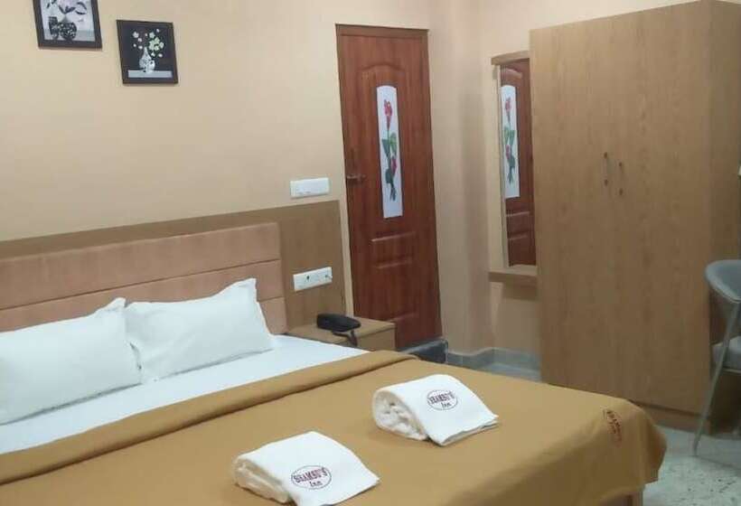 Hotelli Shamsu S Inn