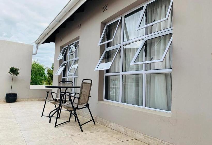 פנסיון Resthaven Guest House