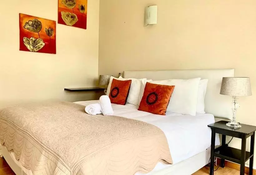 پانسیون Resthaven Guest House