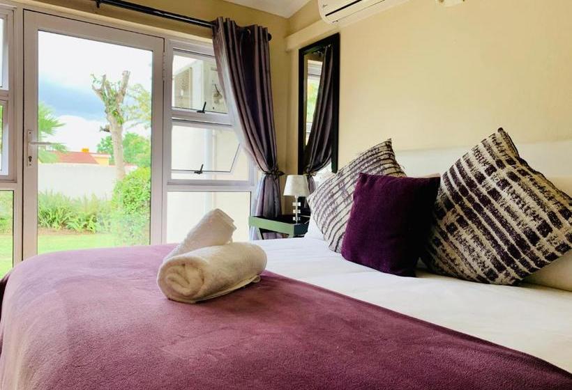 פנסיון Resthaven Guest House