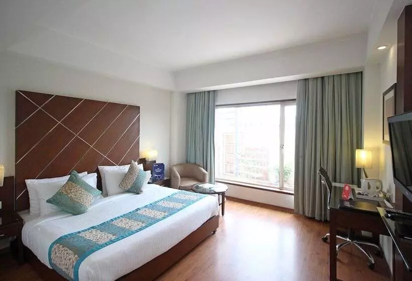 Hotel Edition O 30043 Yellow White Residency