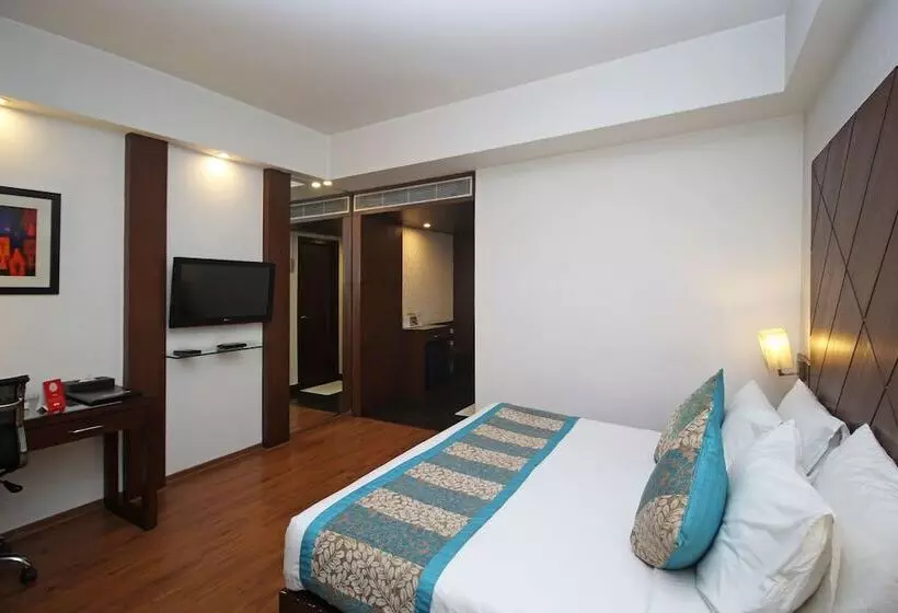 Hotel Edition O 30043 Yellow White Residency