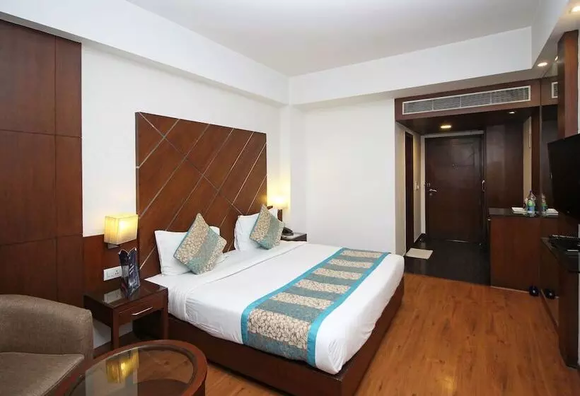 Hotel Edition O 30043 Yellow White Residency