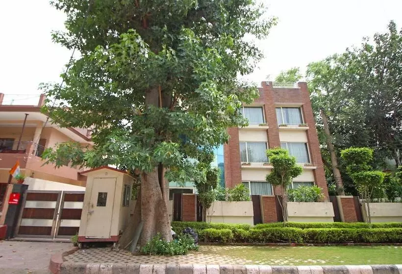 Hotel Edition O 30043 Yellow White Residency