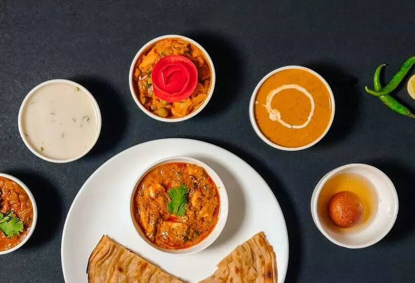 Hotel Edition O 30043 Yellow White Residency