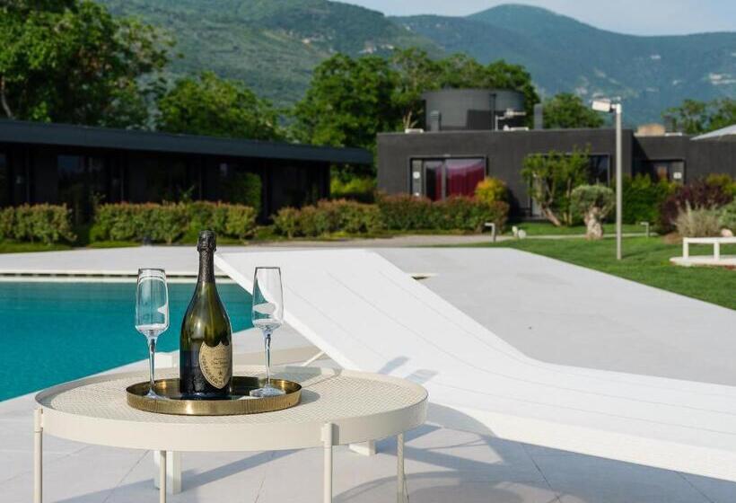 Отель Secret Garden Resort & Spa